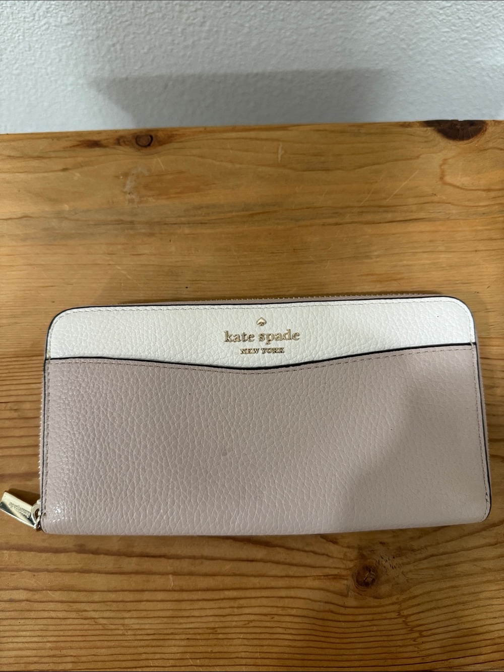 kate spade Two-Tone Pebbled Leather Zip Wallet in White and Blush